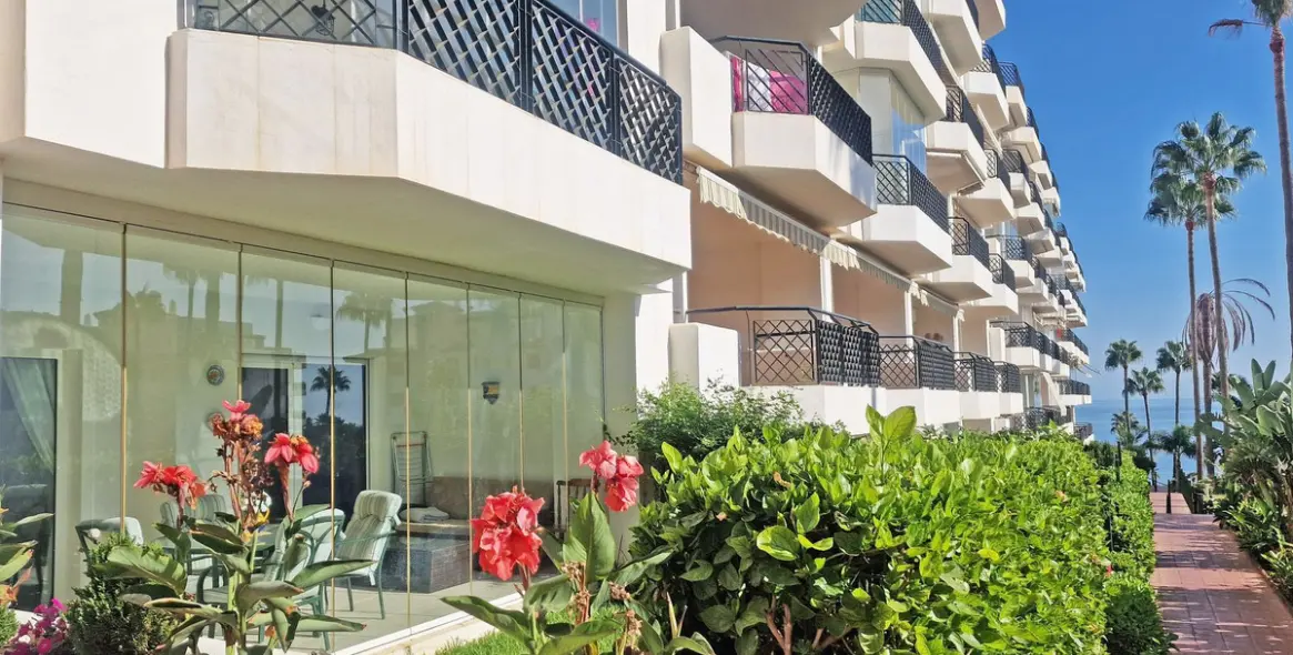Sale of ground floor apartment in Calahonda 7