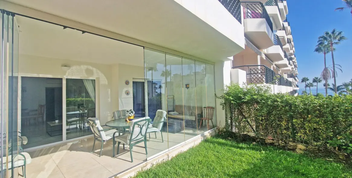 Sale of ground floor apartment in Calahonda 8