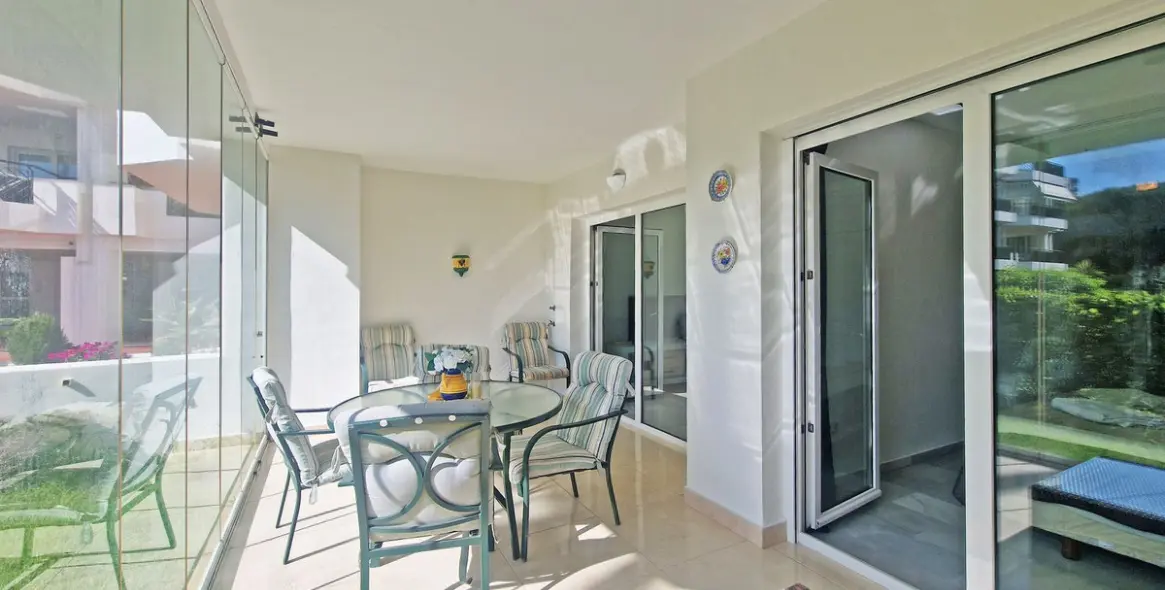 Sale of ground floor apartment in Calahonda 11