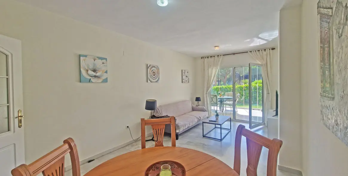 Sale of ground floor apartment in Calahonda 13
