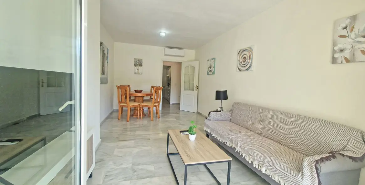 Sale of ground floor apartment in Calahonda 16