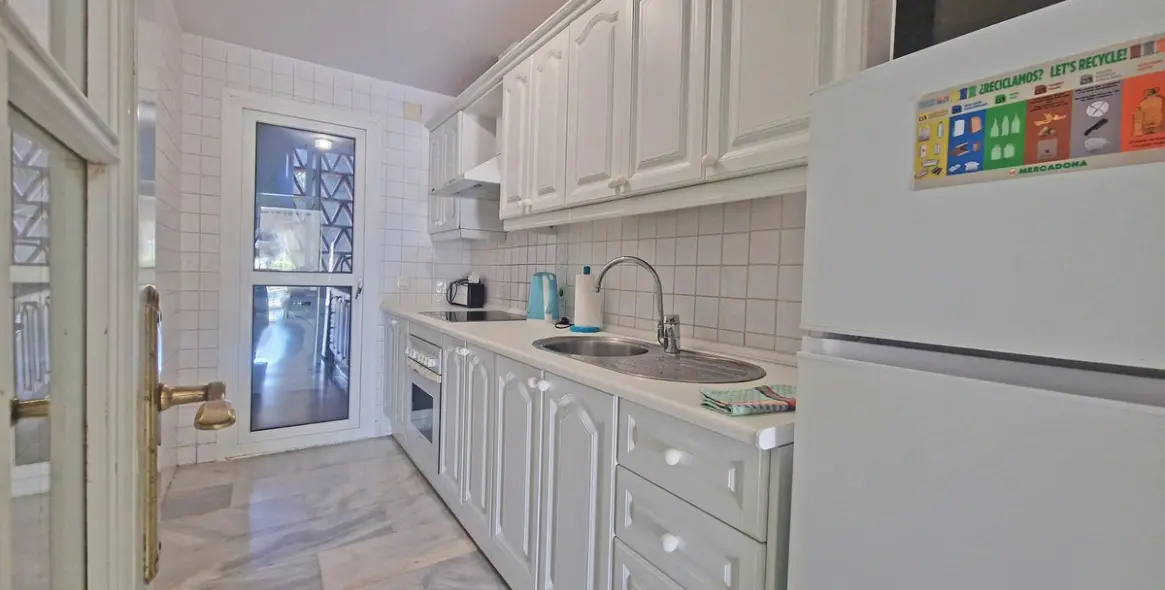 Sale of ground floor apartment in Calahonda 17