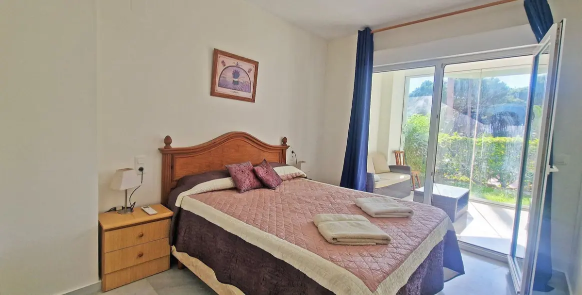 Sale of ground floor apartment in Calahonda 21