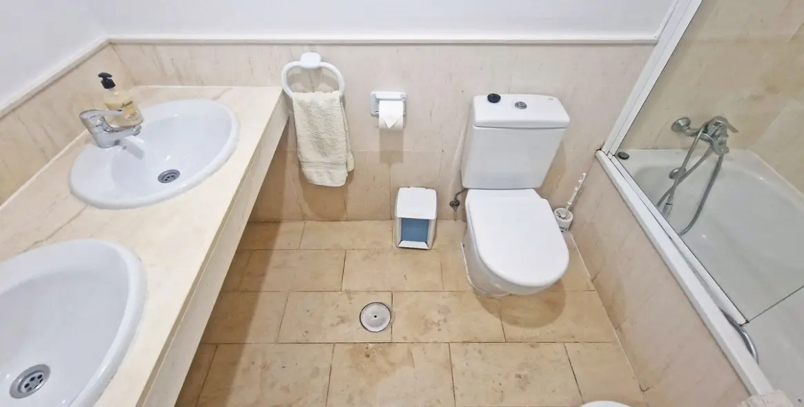 Sale of ground floor apartment in Calahonda 22