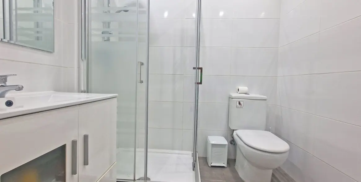 Sale of ground floor apartment in Calahonda 26