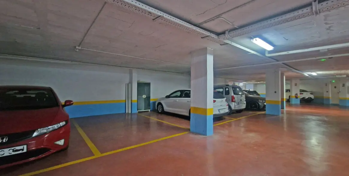 Sale of ground floor apartment in Calahonda 33