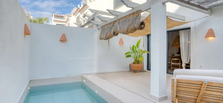 Sale of townhouse in Estepona 0