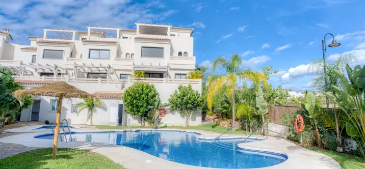 Sale of townhouse in Estepona 1