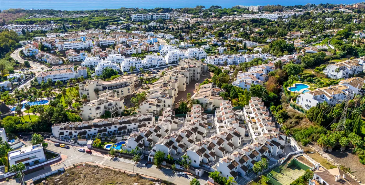 Sale of townhouse in Estepona 3