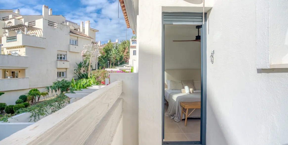 Sale of townhouse in Estepona 18