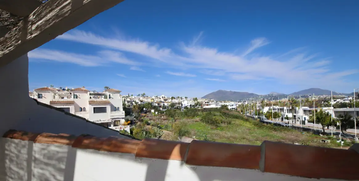 Sale of townhouse in Estepona 24