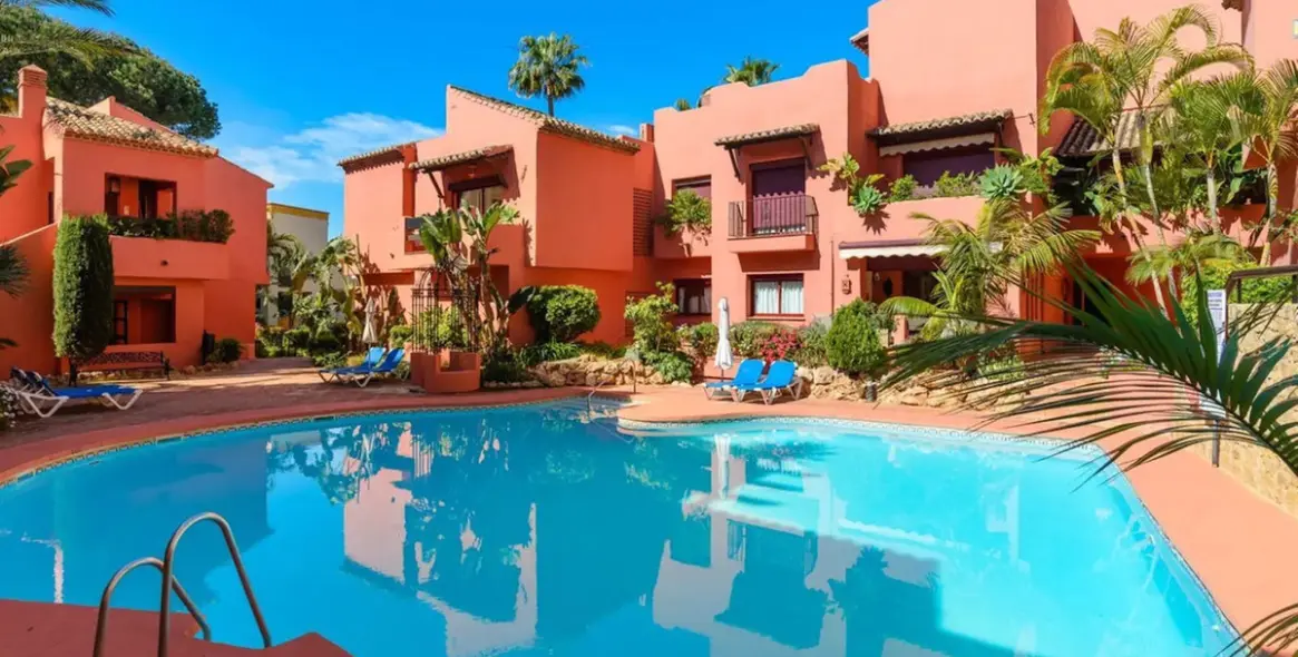 Продажа апартаментов на среднем этаже в Elviria 1