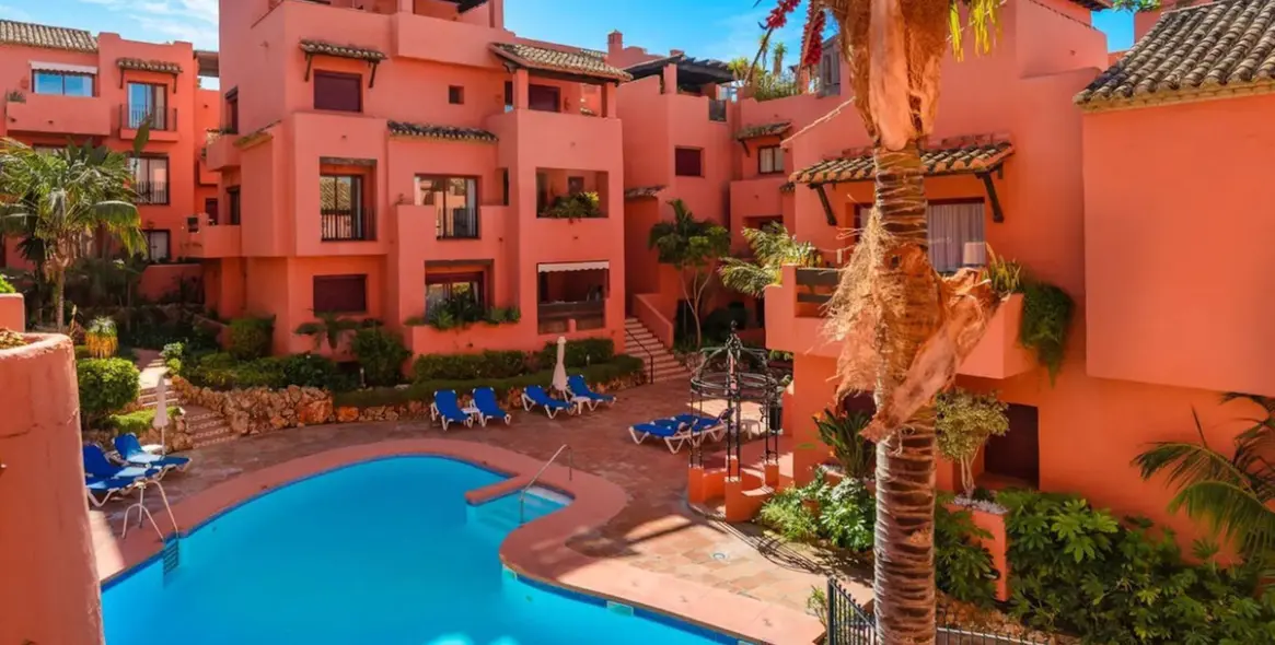 Продажа апартаментов на среднем этаже в Elviria 2