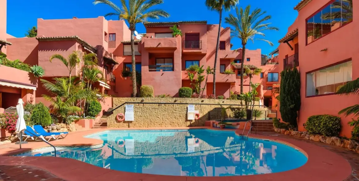 Продажа апартаментов на среднем этаже в Elviria 3