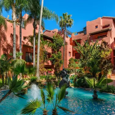 Venta de apartamento en planta media en Elviria