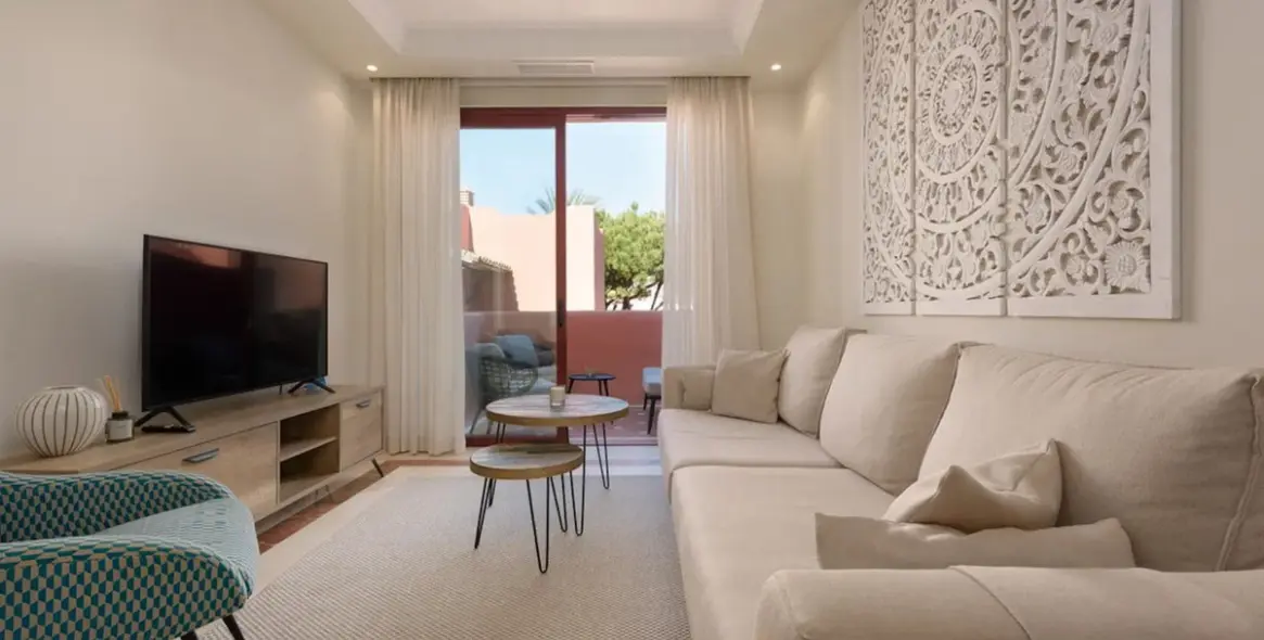 Продажа апартаментов на среднем этаже в Elviria 8