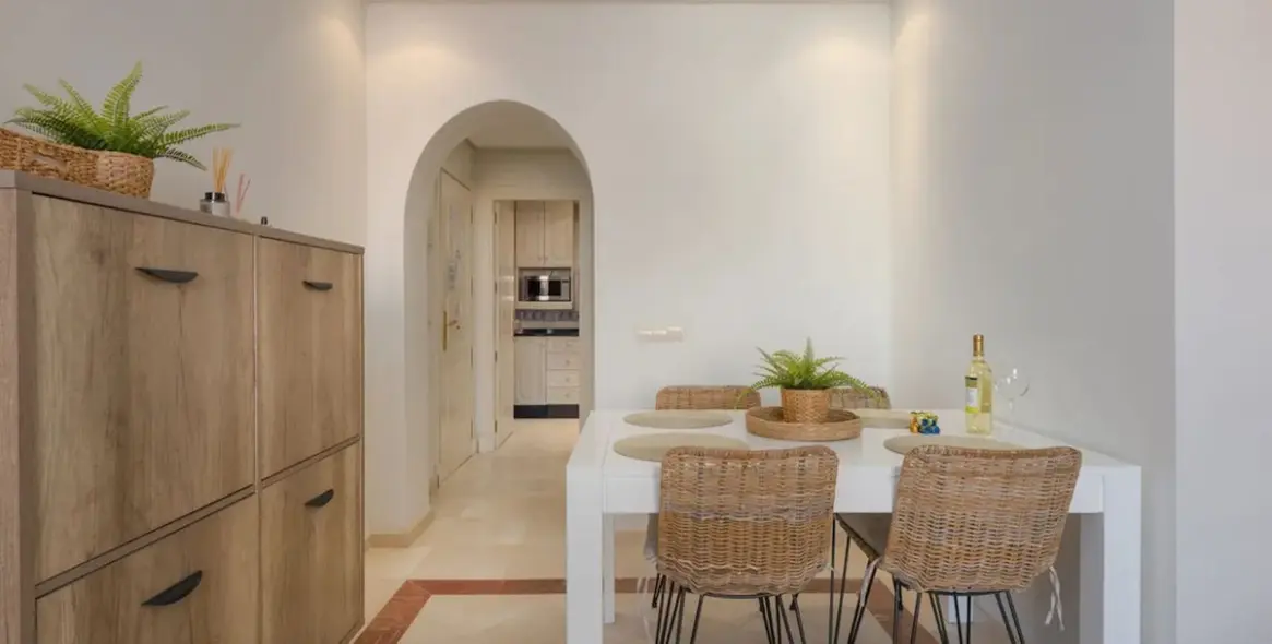 Продажа апартаментов на среднем этаже в Elviria 12