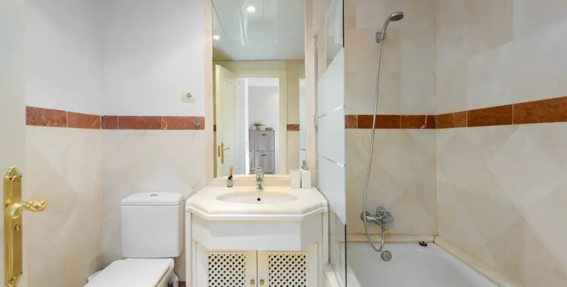 Продажа апартаментов на среднем этаже в Elviria 18