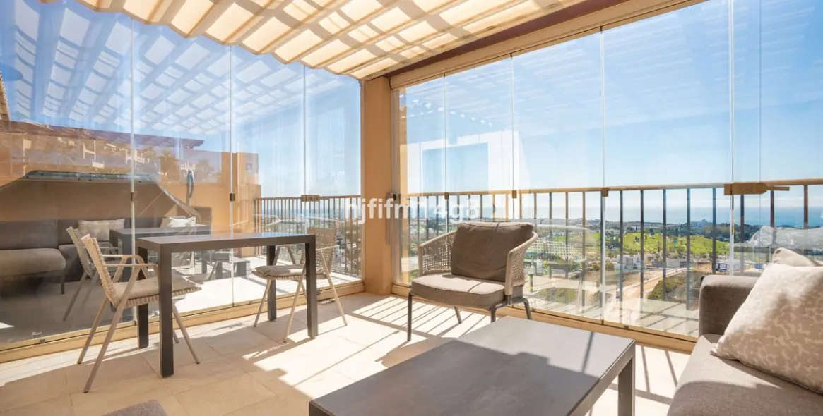 Sale of penthouse in Benahavís 1