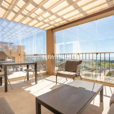 Sale of penthouse in Benahavís