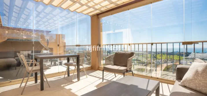 Sale of penthouse in Benahavís 0