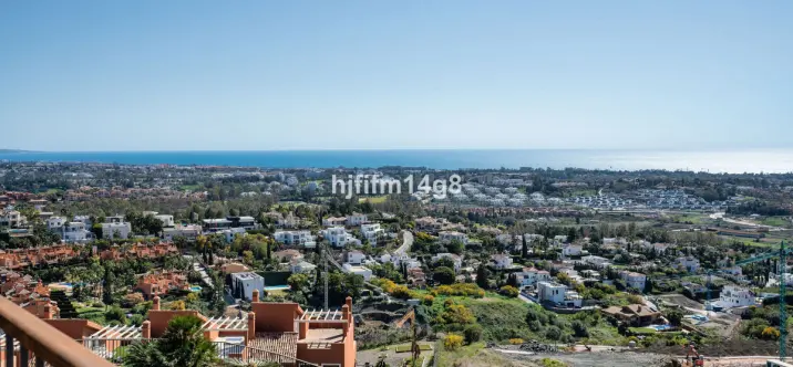 Sale of penthouse in Benahavís 1