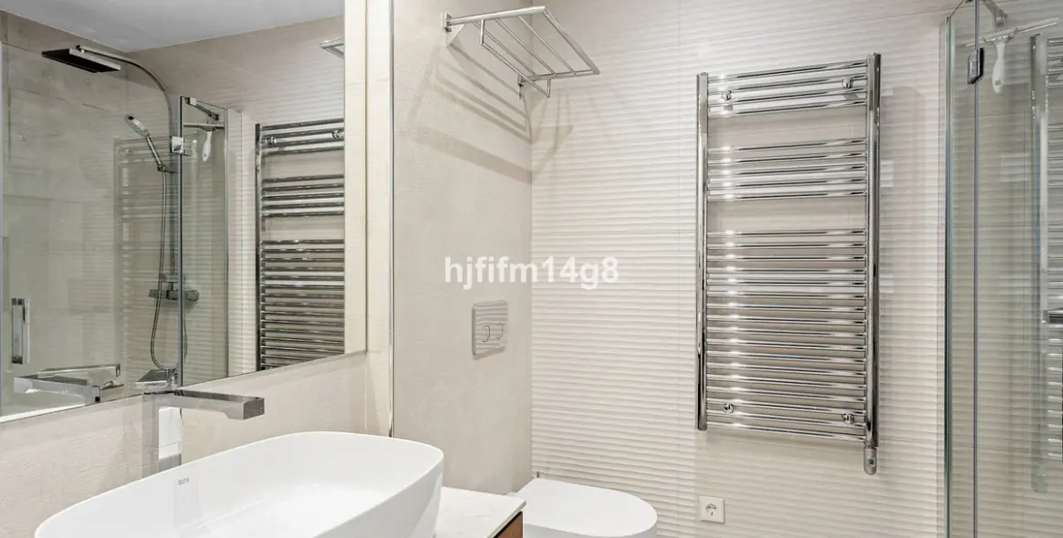 Sale of penthouse in Benahavís 17