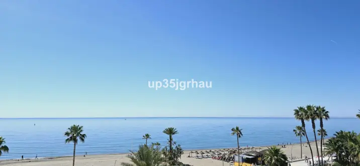 Sale of middle floor apartment in Estepona 1