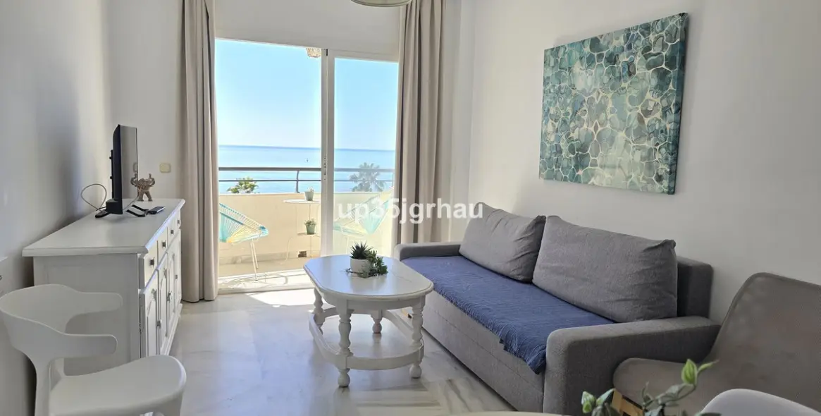 Sale of middle floor apartment in Estepona 3