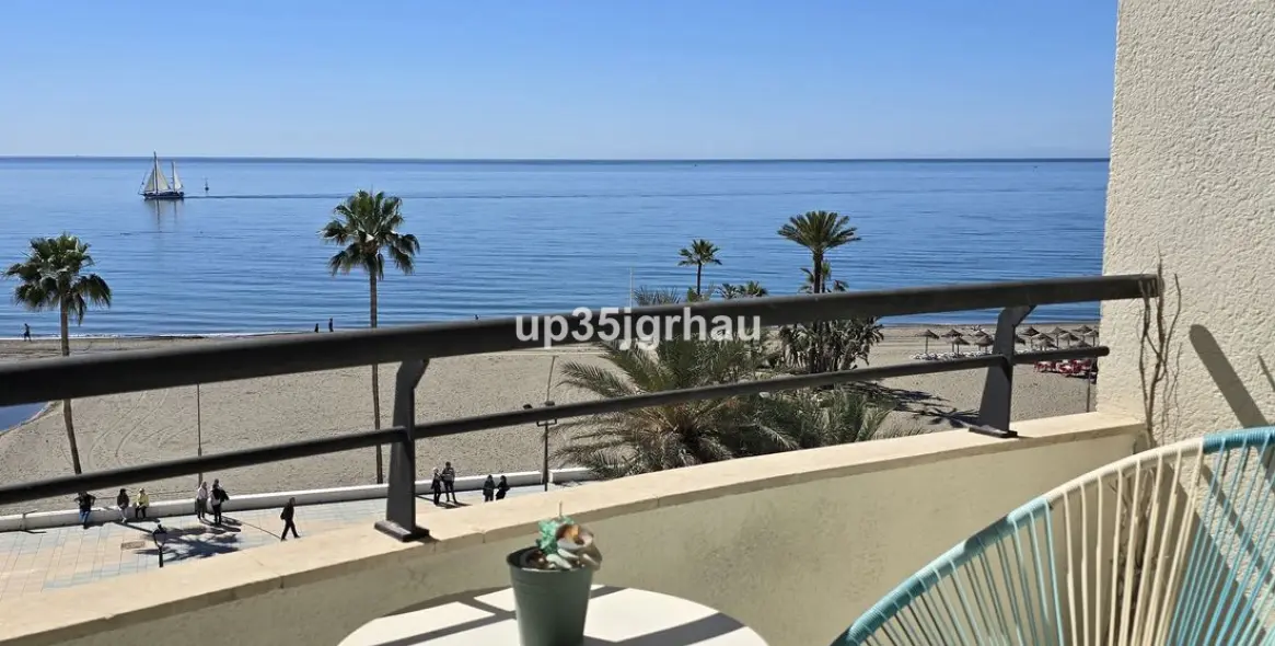 Sale of middle floor apartment in Estepona 6