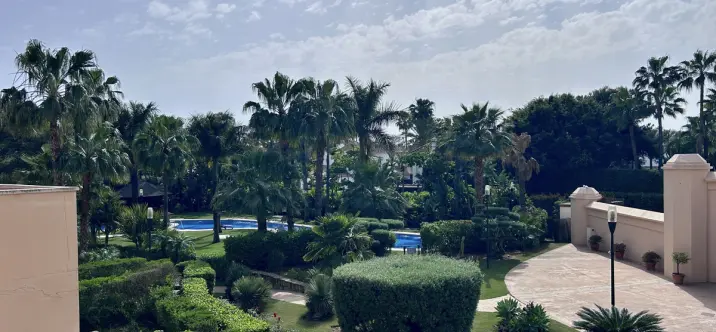 Продажа апартаментов на среднем этаже в Puerto Banús 0