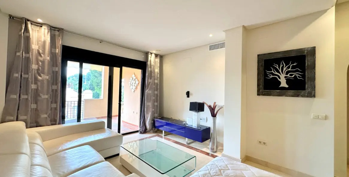 Продажа апартаментов на среднем этаже в Puerto Banús 5