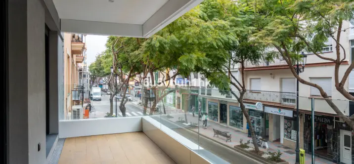 Venta de apartamento en planta media en Fuengirola 2