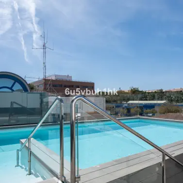 Venta de apartamento en planta media en Fuengirola