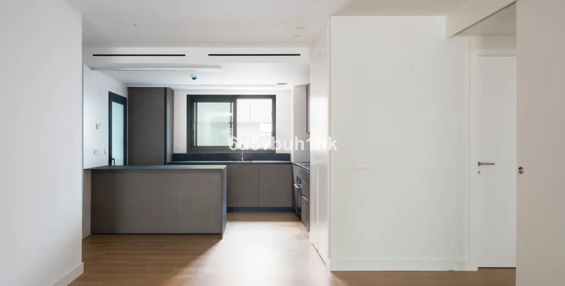Sale of middle floor apartment in Fuengirola 8