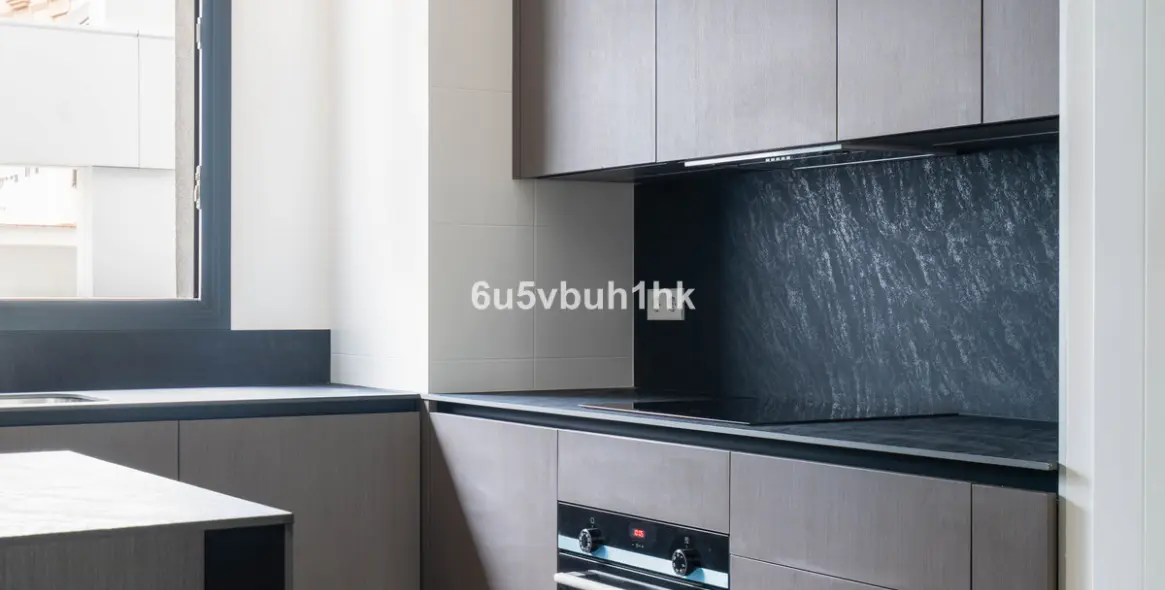 Sale of middle floor apartment in Fuengirola 10