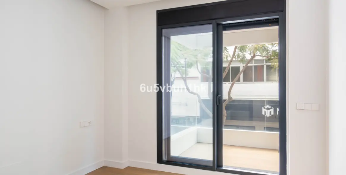 Sale of middle floor apartment in Fuengirola 12