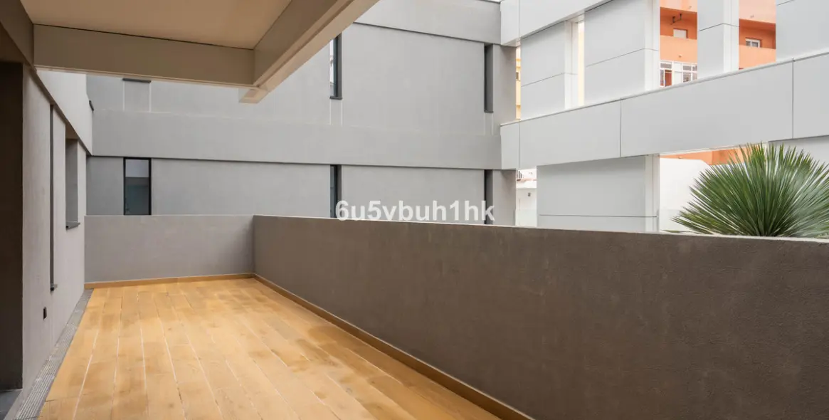 Sale of middle floor apartment in Fuengirola 19