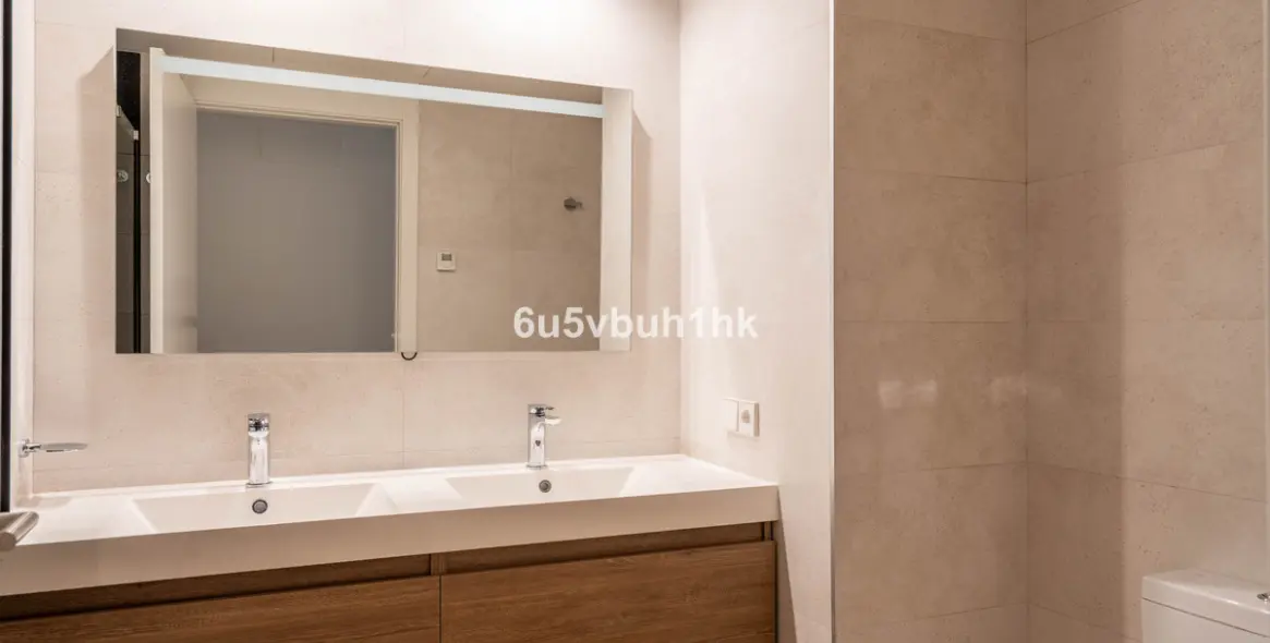 Sale of middle floor apartment in Fuengirola 21