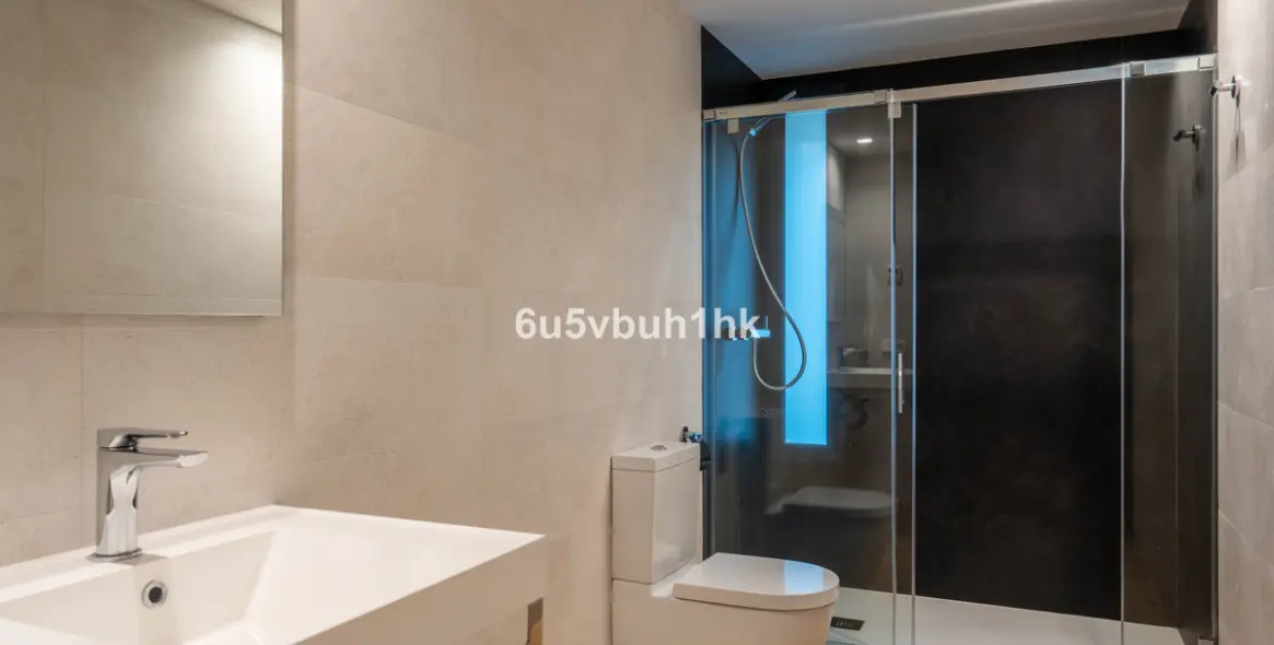 Sale of middle floor apartment in Fuengirola 23