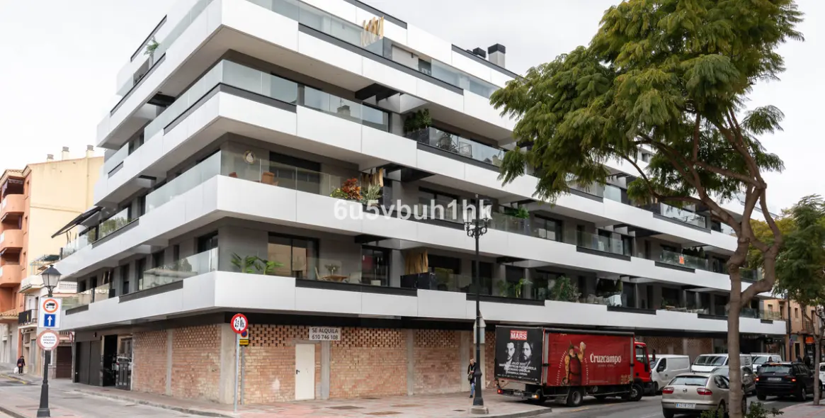 Sale of middle floor apartment in Fuengirola 24