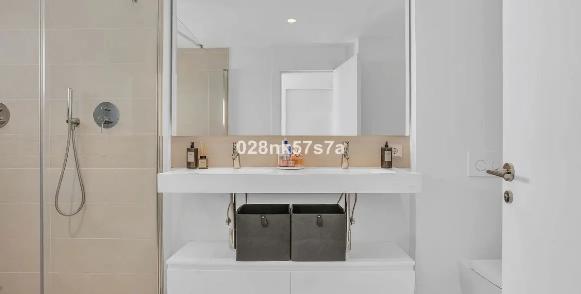 Venta de apartamento en planta media en Fuengirola 11