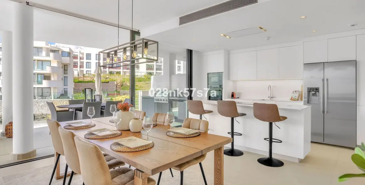 Sale of middle floor apartment in Fuengirola 4