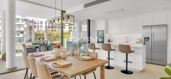 Sale of middle floor apartment in Fuengirola 3