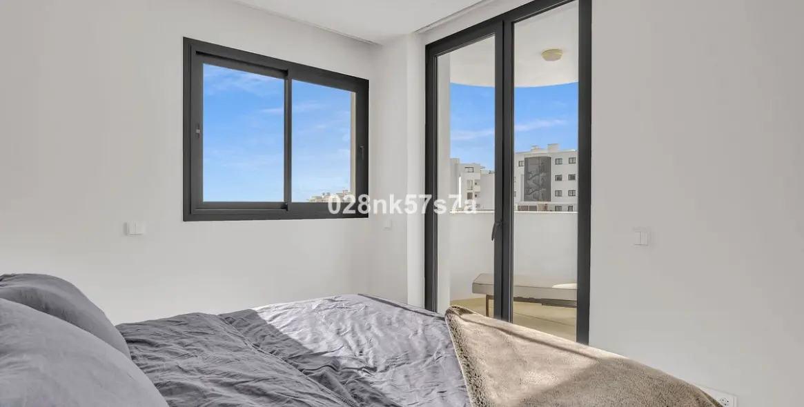 Sale of middle floor apartment in Fuengirola 16
