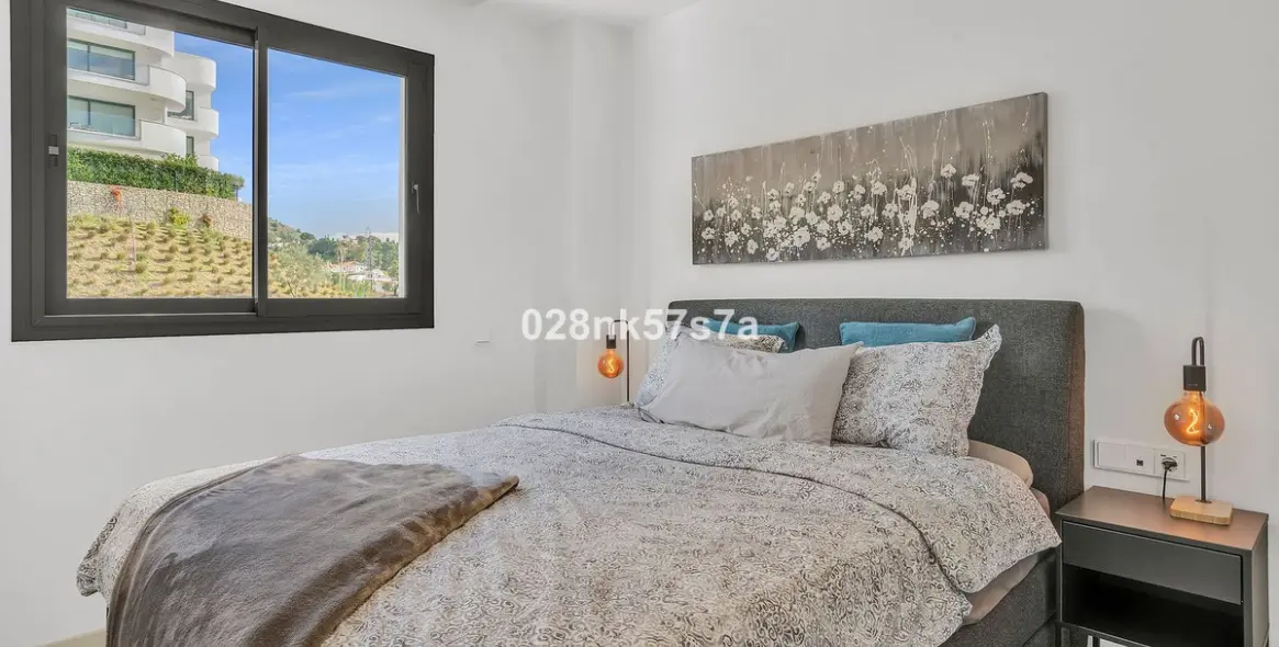 Sale of middle floor apartment in Fuengirola 18