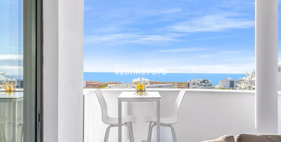 Sale of middle floor apartment in Fuengirola 27