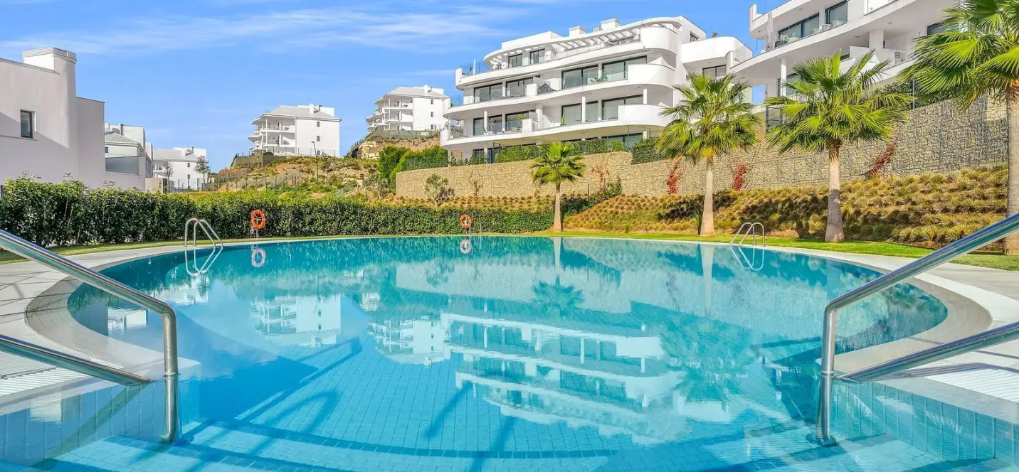 Venta de apartamento en planta media en Fuengirola 0
