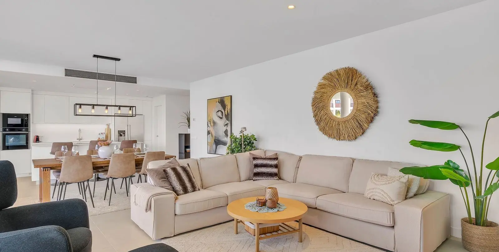 Venta de apartamento en planta media en Fuengirola 2