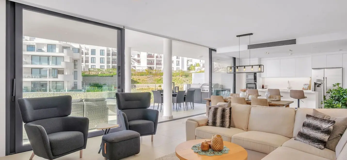 Venta de apartamento en planta media en Fuengirola 2